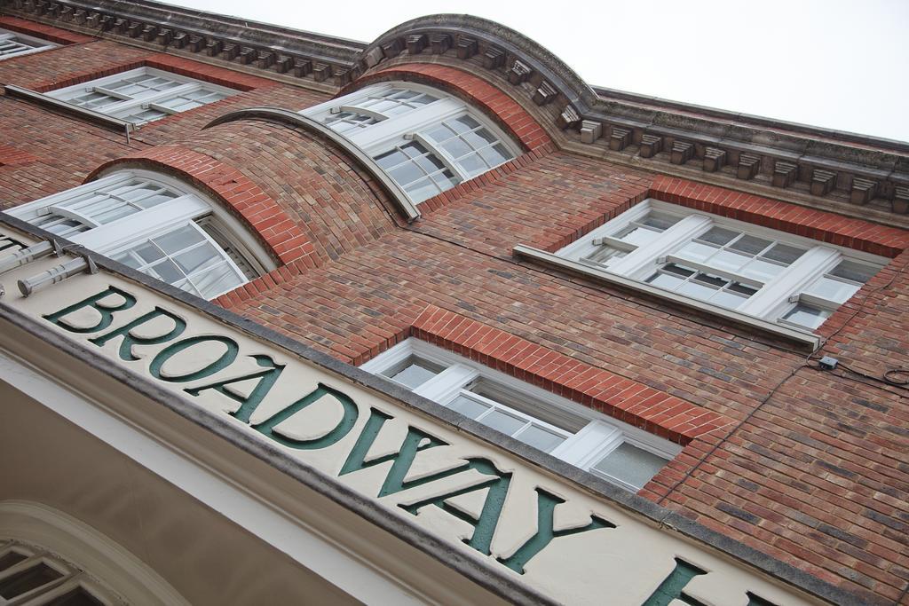 The Broadway Hotel ليتشوورث الغرفة الصورة